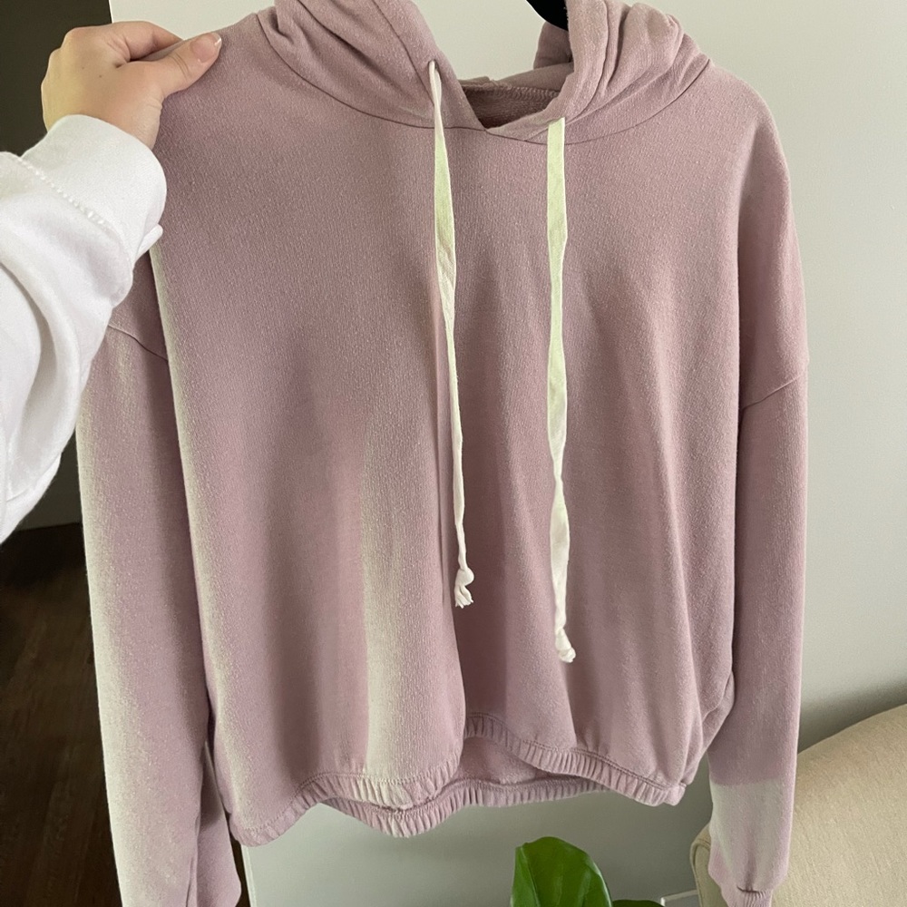 AE Cropped Hoodie